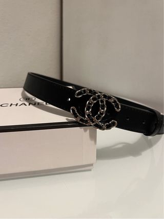 Cinturón Chanel hebilla plateada