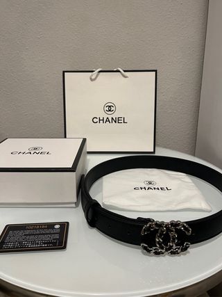 Cinturón Chanel hebilla plateada