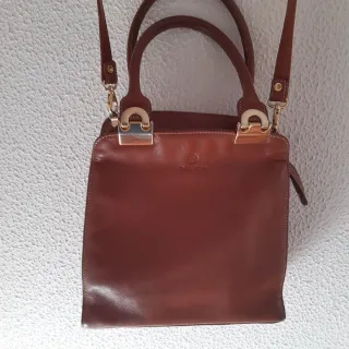 Bolso de piel marrón
