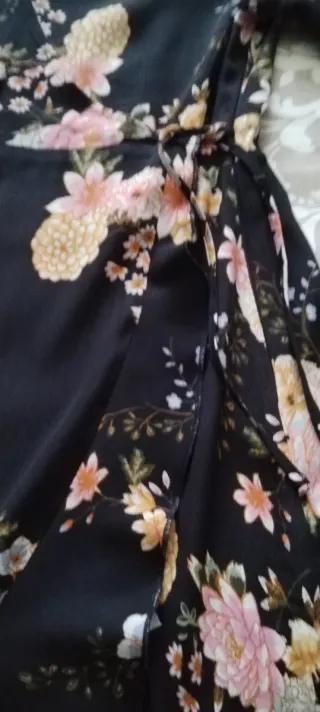 Vestido floral negro y rosa