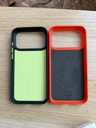 Fundas Beats iPhone 17 Pro Max Naranja y Negra.