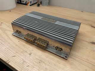 DLS Genesis DA100 Clase A