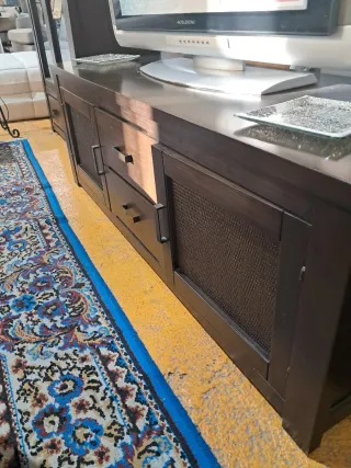 Muebles de salón de madera oscura