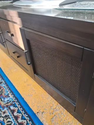 Muebles de salón de madera oscura