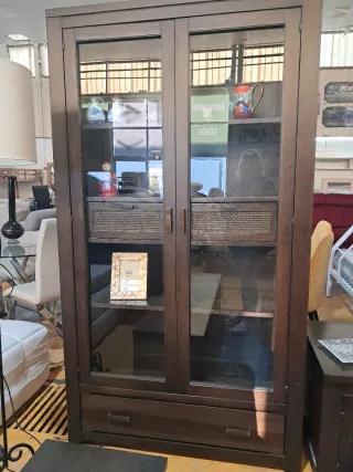 Muebles de salón de madera oscura