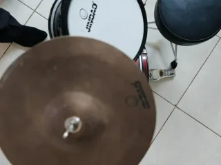 Batería junior Jinbao. Nueva 175 euros.