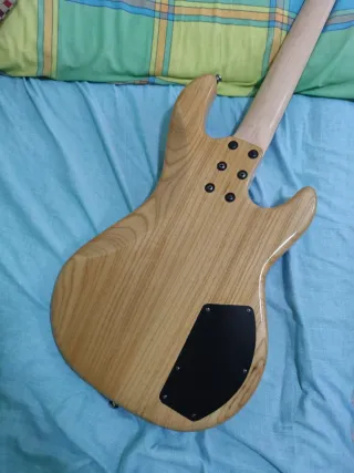 Bajo zurdo G&L Tribute 2000 (2010)