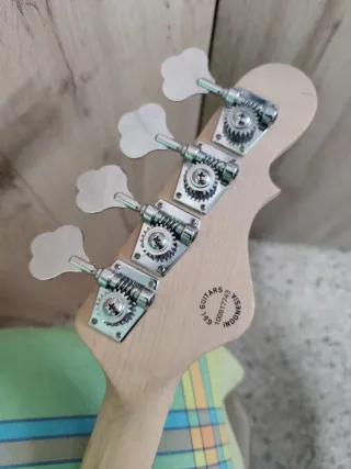 Bajo zurdo G&L Tribute 2000 (2010)