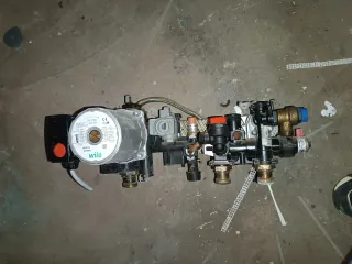 Circulador y colector Saunier Duval Isofast