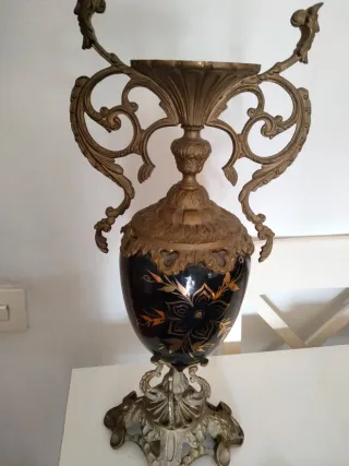 Jarrón Bronce y Porcelana Decorado