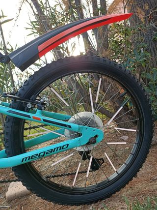 COMO NUEVA Megamo 20" Air Bici infantil 6v Shimano