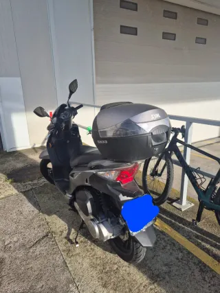 Moto 125 SYM Scooter Automática