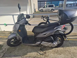 Moto 125 SYM Scooter Automática