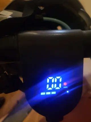 Patinete Eléctrico con Casco