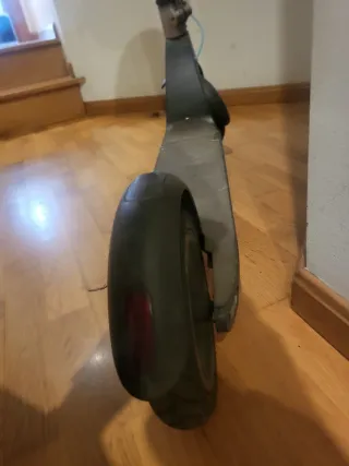 Patinete Eléctrico con Casco
