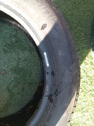 Neumático Pirelli suelto