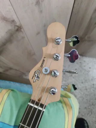 Bajo zurdo G&L Tribute 2000 (2009)