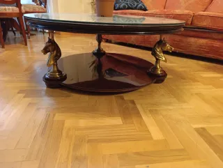 Mesa redonda de madera