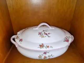 Sopera y conjunto café