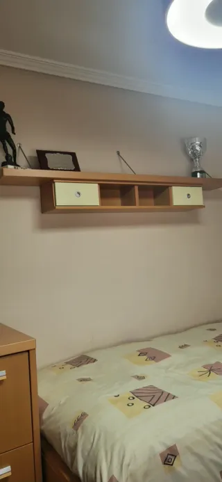 Habitación juvenil seminueva