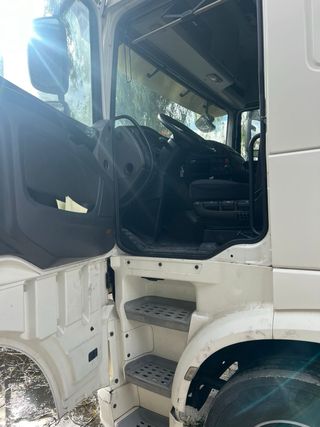 DAF XF 440, año 2015, camión de origen holandés