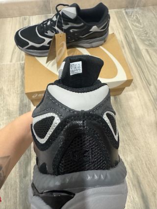 Zapatillas Asics Gel Negras y Grises