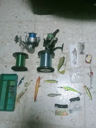 Lotes de pesca: carretes, hilos y señuelos