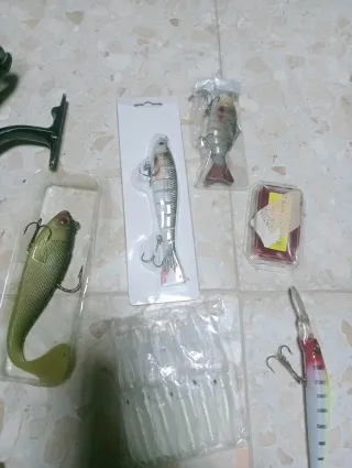 Lotes de pesca: carretes, hilos y señuelos