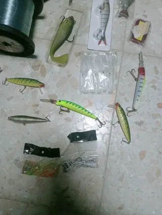 Lotes de pesca: carretes, hilos y señuelos