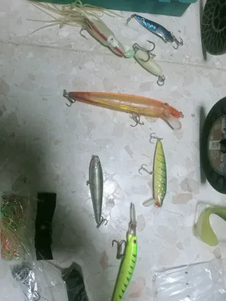Lotes de pesca: carretes, hilos y señuelos