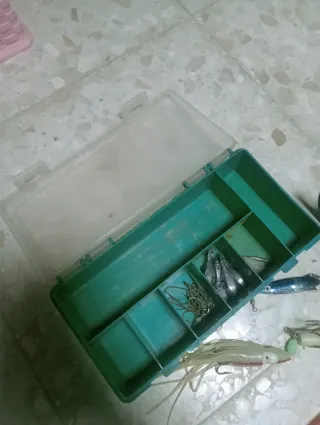 Lotes de pesca: carretes, hilos y señuelos