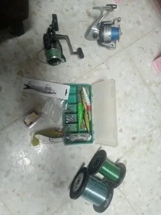 Lotes de pesca: carretes, hilos y señuelos