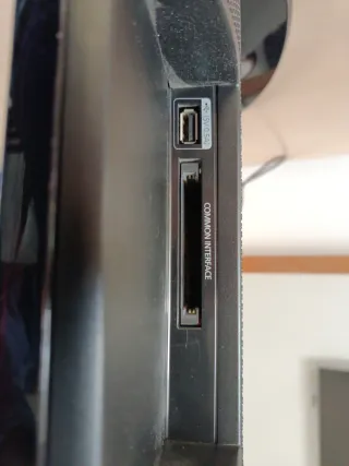 Samsung TV 22 - No Smart TV