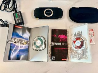Sony PSP 1004 Negra + 2 Juegos