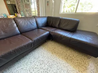 Sofá de piel marrón Ikea