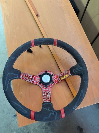 Volante Momo deportivo