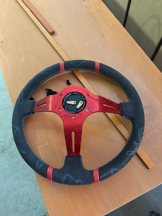 Volante Momo deportivo