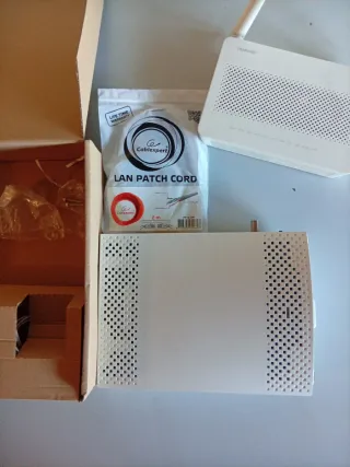 Dos Router WiFi Huawei