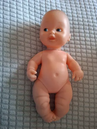 Muñeca Barriguitas antigua con vestido bordado