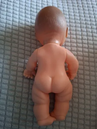 Muñeca Barriguitas antigua con vestido bordado