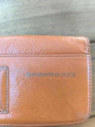 Cartera de piel naranja Mandarina Duck