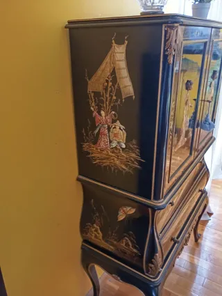 URGE VENTA!!  Mueble bar chino lacado negro/dorado