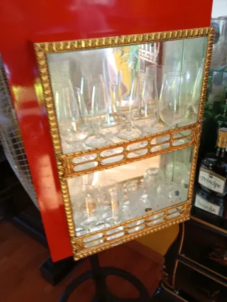 URGE VENTA!!  Mueble bar chino lacado negro/dorado