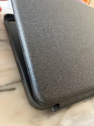 iPad Air 5ª Gen 64GB Morado + Funda Logi