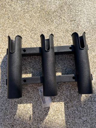 Cañero de plástico para 3 cañas