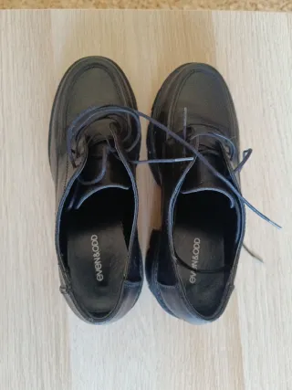 Zapatos EVEN&ODD negros cuña