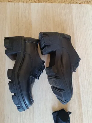 Zapatos EVEN&ODD negros cuña