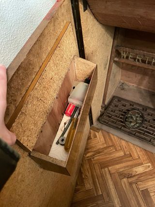 Mueble para máquina de coser antigua