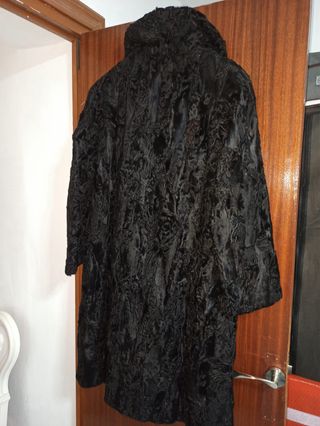 Abrigo Piel Garras Negro