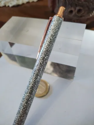 Bellissima penna glitterata con astuccio